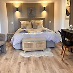 Maderedocevida Bed & Breakfast