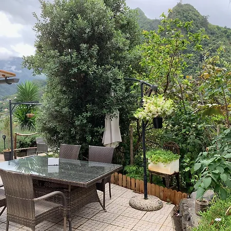 Maderedocevida Bed & Breakfast 3*