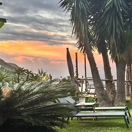 Maderedocevida Bed & Breakfast Boaventura