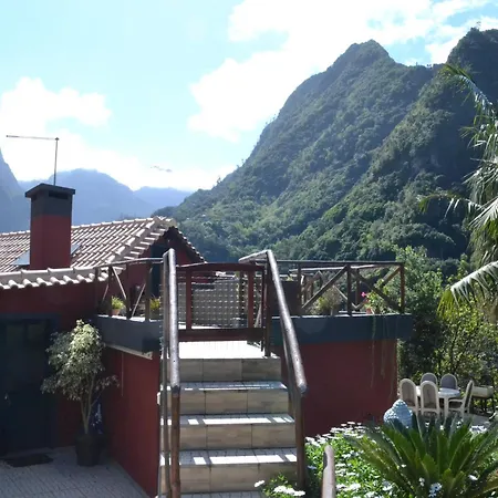 Maderedocevida Bed & Breakfast